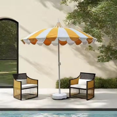 8Parapluie en acier inoxydable Poule à bande blanche Pagoda Parapluie légère Poids extérieur Pagoda Parasol