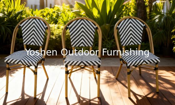 Chaise d'extérieur en bistrot en rotin français en aluminium en bambou cadre peint Zèbre flèches à rayures Noir blanc Chaise extérieure