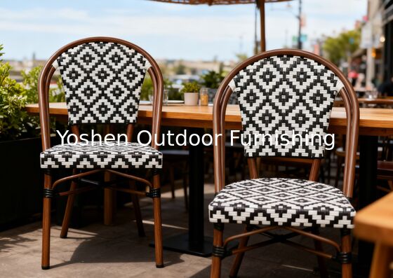 Chaise de salle à manger extérieure de style parisien Yoshen en rotin tissé géométrique Chaise à motifs noir et blanc