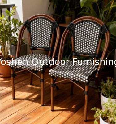 Utilisation commerciale Chaise en rotin tissée de style français Noir Blanc Chaise de salle à manger de patio à damiers pour café restaurant hôtel