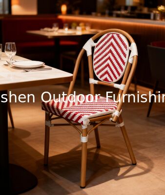 Chaise d'extérieur rose élégante, durable, résistante à la décoloration et aux intempéries, avec un cadre en aluminium robuste pour votre patio