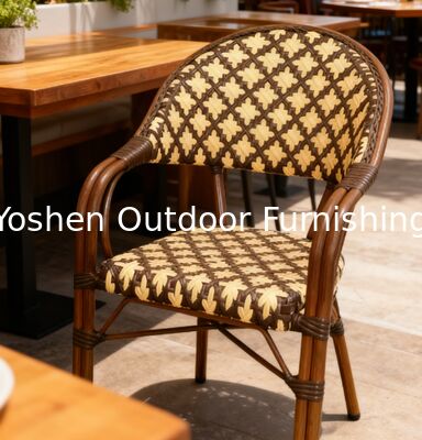 Chaise de bistrot française géométrique de style parisien Chaise en rotin pour manger en plein air