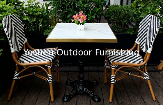 Chaise d'extérieur en bistrot en rotin français en aluminium en bambou cadre peint Zèbre flèches à rayures Noir blanc Chaise extérieure