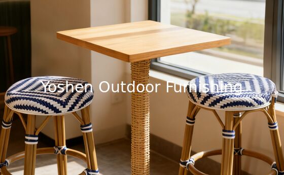 Bistro français extérieur Café Rattan Tabouret de bar pour hôtels Tabouret de bar extérieur en marine et en blanc