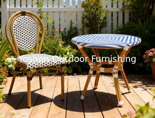 Table de salle à manger ronde en rotin et aluminium pour 4 personnes avec plateau en verre pour restaurant, café, boutique en extérieur