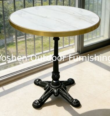 Tables rondes pour événements, fêtes, table basse en pierre, bar, chaises et table d'extérieur