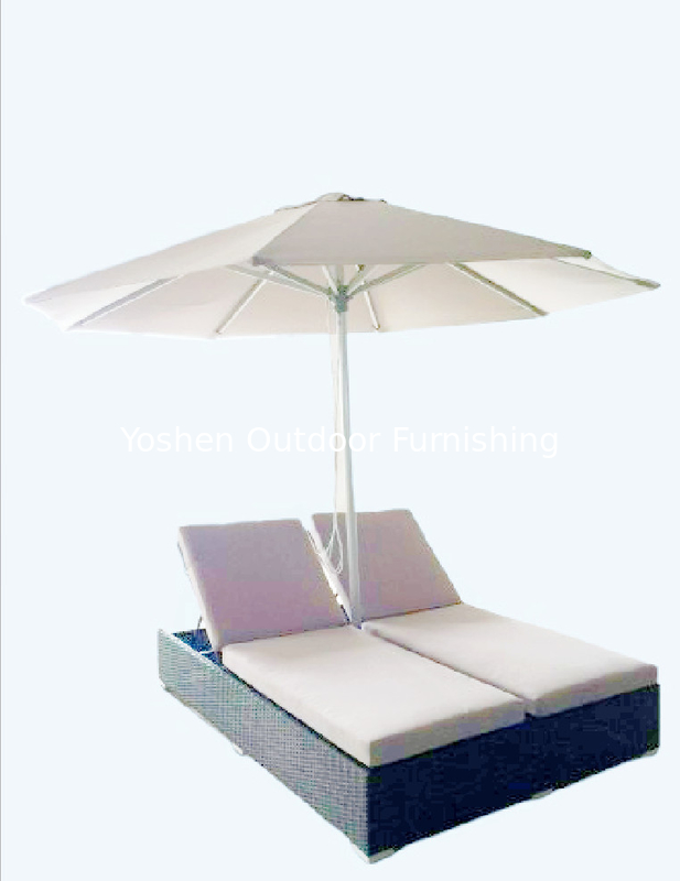 Loge de luxe à l'intérieur avec chaise moderne à l'extérieur double chaise double avec parapluie ---6500