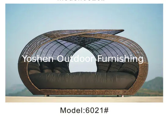 Plastique imperméable aux rayons UV, résistant aux rayons UV, fauteuil roulant, couchette en rotin, voûte en osier, lits, salon extérieur avec coussins --- 6021