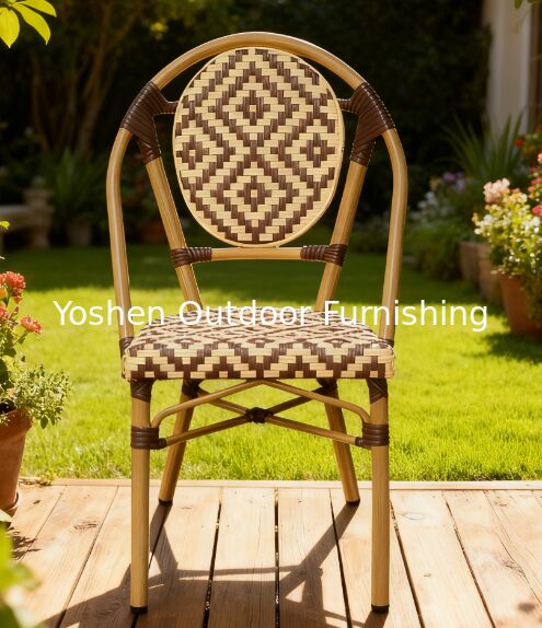 Chaise en rotin de style parisien géométrique pour manger en plein air Chaise de patio à rayures brunes chocolat