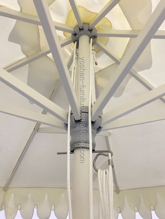 Parasol de marché octogonal blanc à festons de 9 pieds avec franges et garniture à double feston avec rabats 1